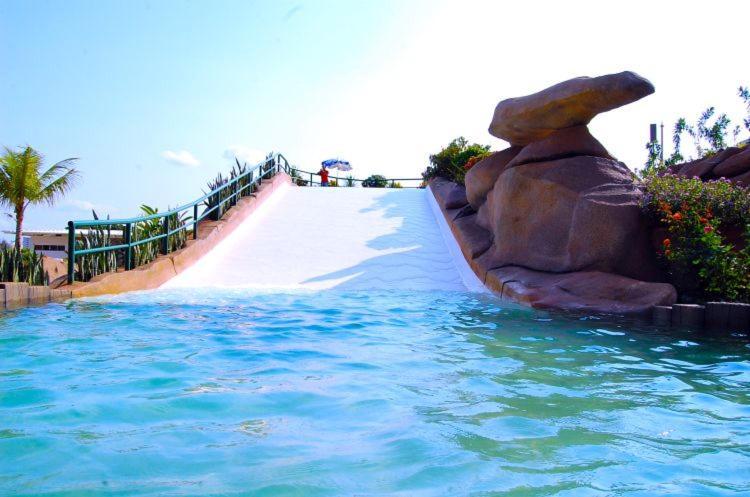 Appartamento Piazza Acqua Park Caldas Novas Esterno foto